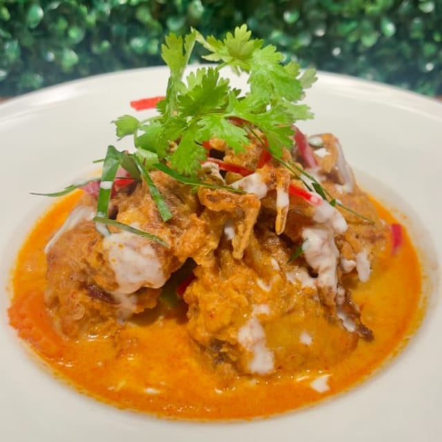 Panang Bhu-nim (Soft Shell Crab Curry).